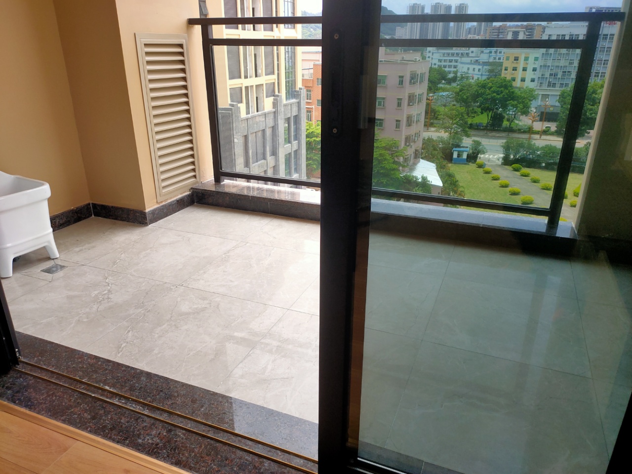 鳳崗小產(chǎn)權房