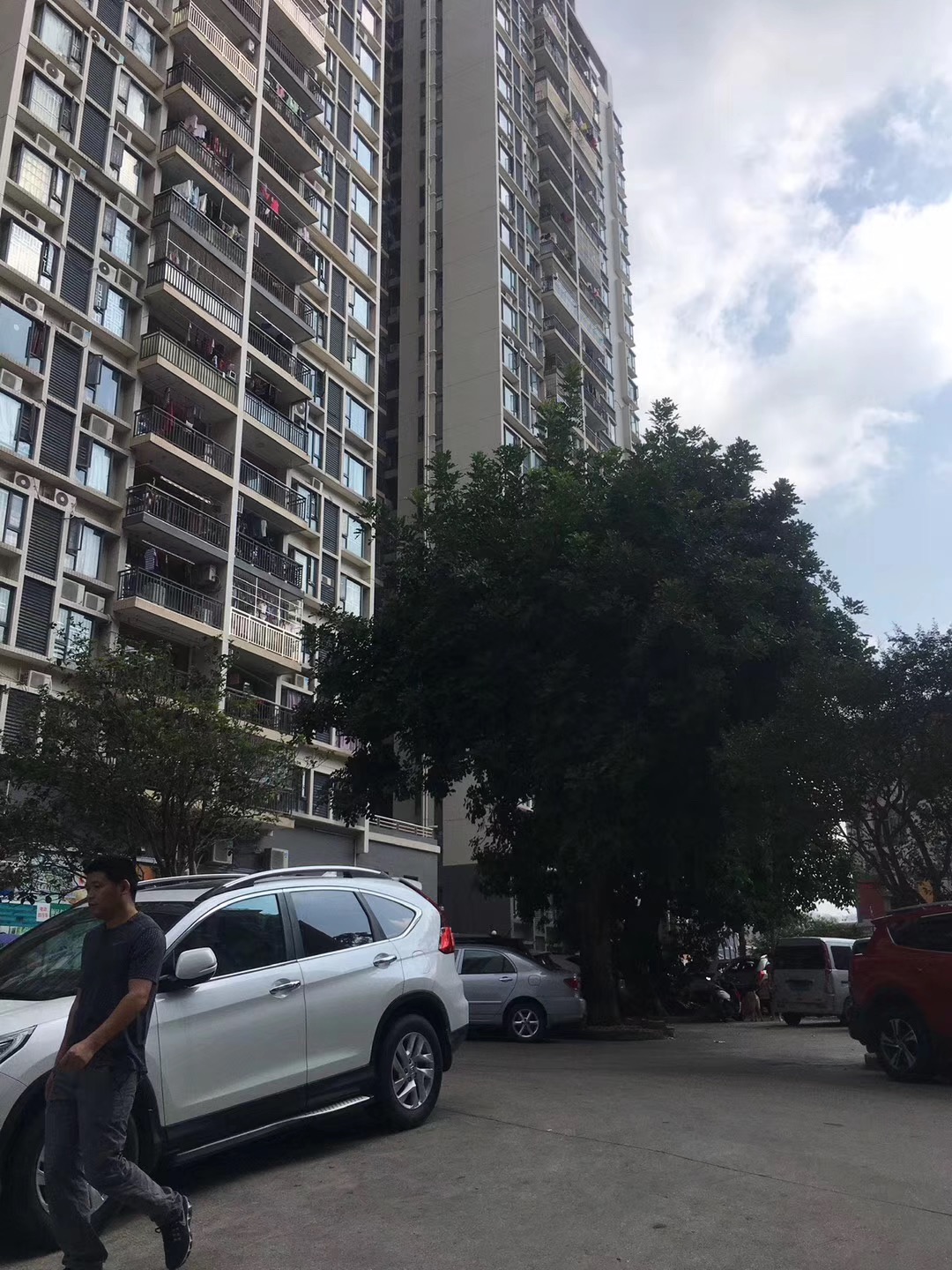 布吉村委統建樓