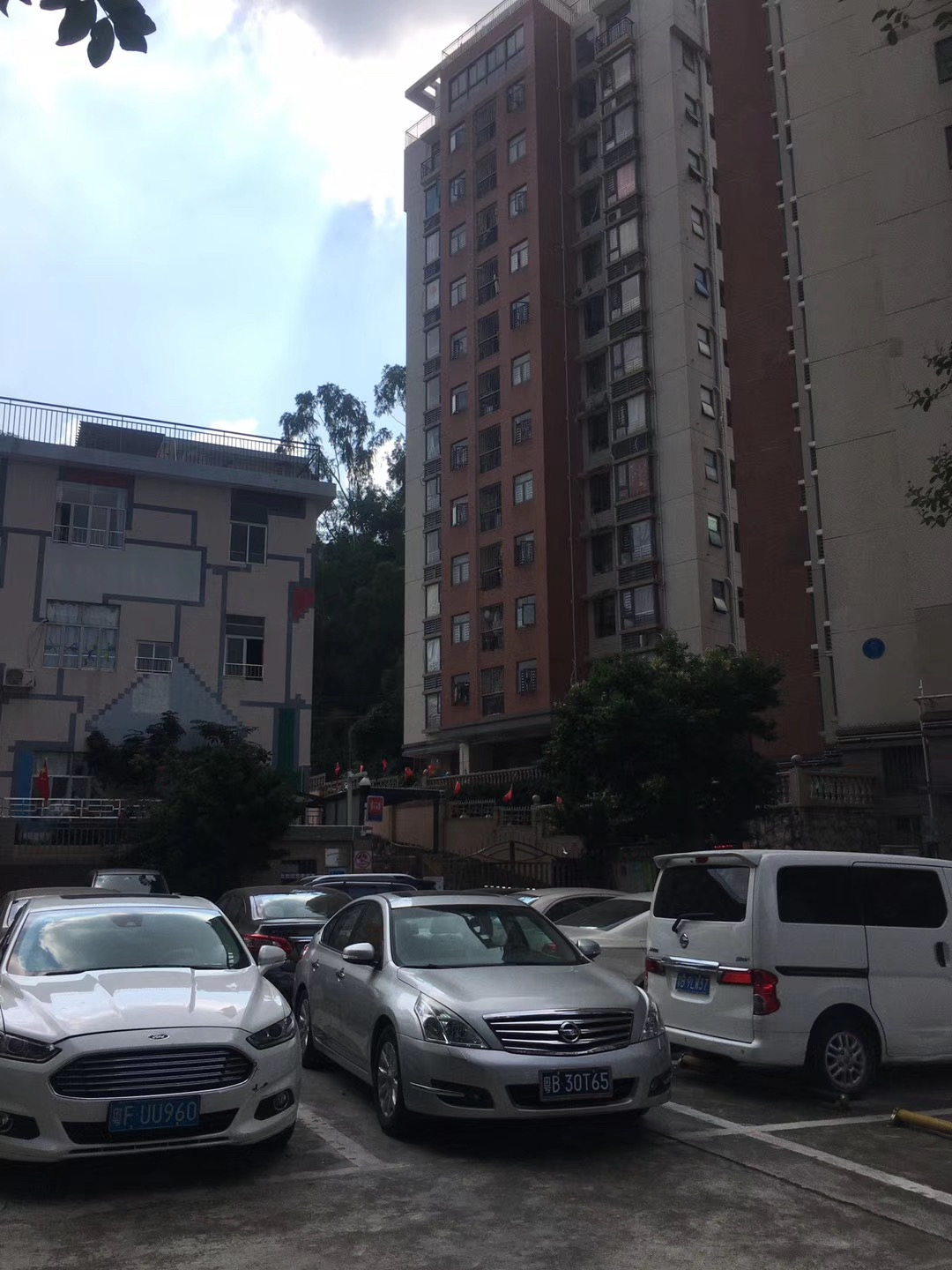 布吉村委統建樓