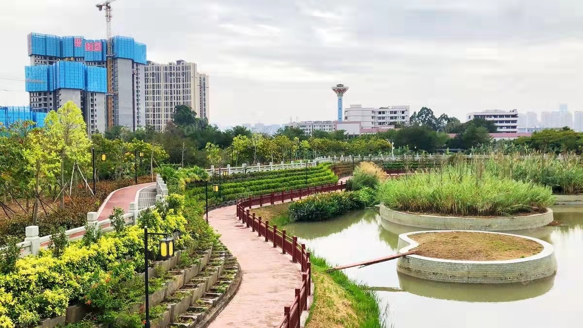 碧桂園日昇昌領(lǐng)峰，領(lǐng)峰花園均價(jià)14000元/平