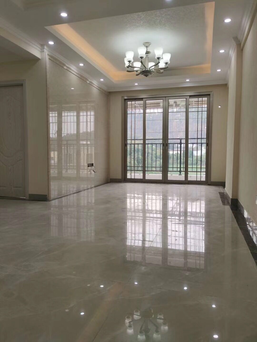 《南站新城》 大三房45.8萬一口價