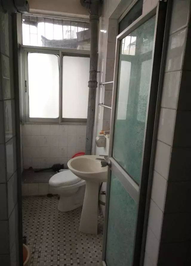 已經(jīng)有許多居民辦完手續(xù)領到新房鑰匙