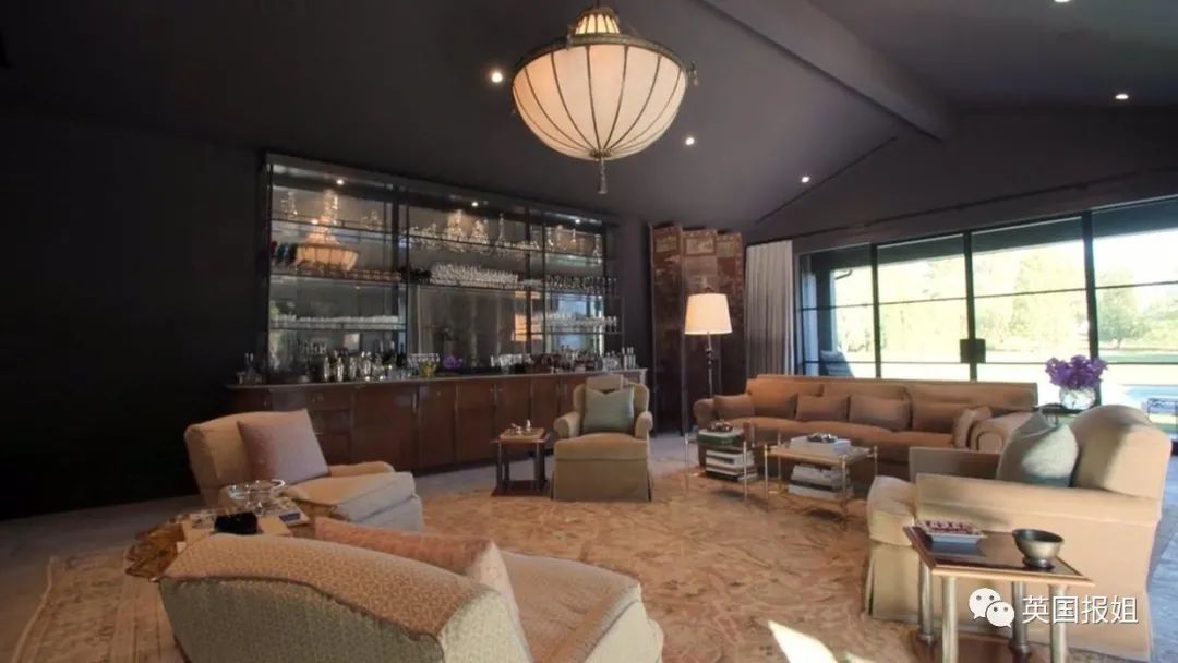 所以每個戶型都設計了足夠?qū)挸ǖ年柵_