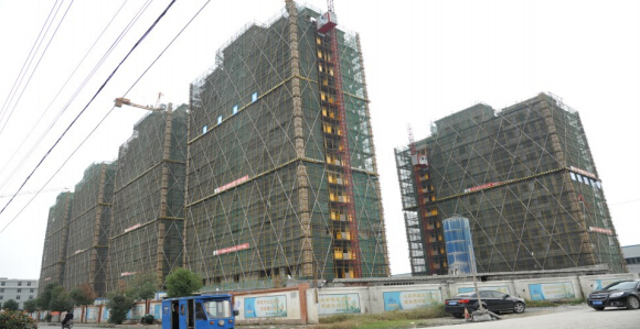 平時(shí)途經(jīng)安置房總會(huì)忍不住駐足仰望